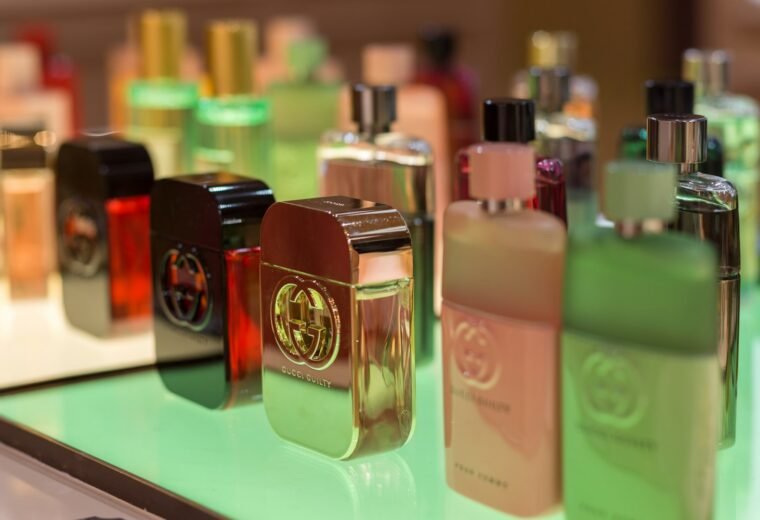 Como Faturar Alto com Decante de Perfumes: Guia para Criar um Negócio de Forma Legal e Estratégica