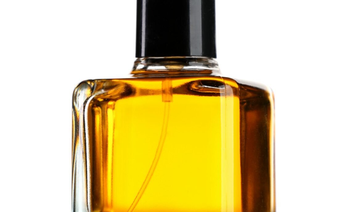 Como Saber o Tempo de Fixação de um Perfume? Veja Como Avaliar a Duração na Pele Como Saber o Tempo de Fixação de um Perfume? Veja Como Avaliar a Duração na Pele